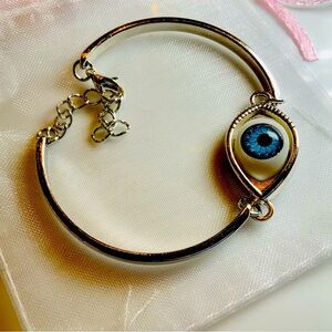 Bold Unique Design Silver Tone Bracelet